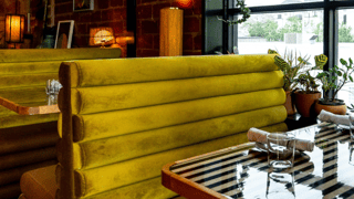 Lee's Lounge
